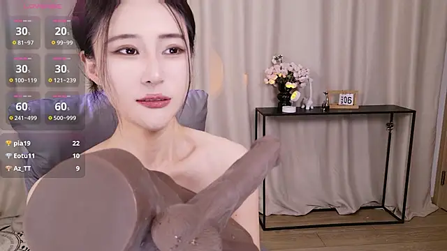 Snapshot of JoJo-ovo chatting on 11-25-25, 11:43 JoJo-ovo online show from 11-25-25, 11:43