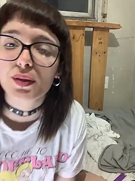 xlucifer13 online show from 11-18-25, 02:50