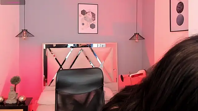 mia jagger online show from 04-22-26, 08:32