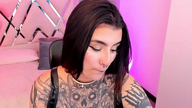 mia jagger online show from 04-23-26, 08:11