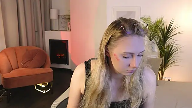 Liana Ln online show from 11-12-25, 03:07