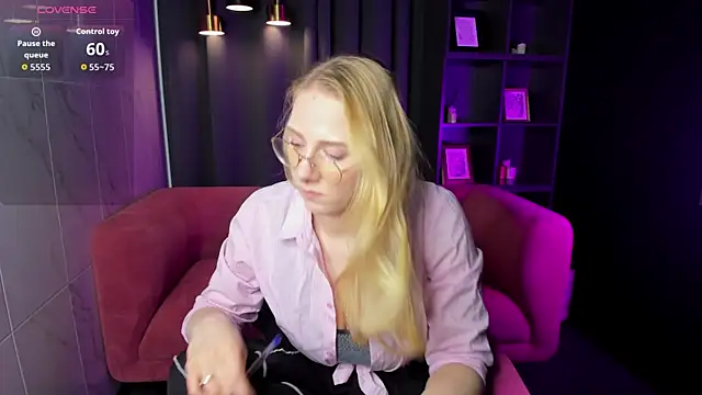 Liana Ln online show from 12-13-25, 08:04