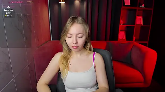 Nora Miller online show from 12-20-25, 06:42