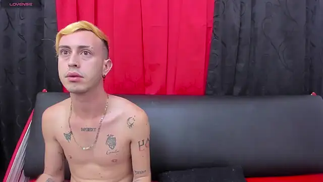 Snapshot of In_my_room_anything_goes chatting on 05-18-26, 03:35 In my room anything goes online show from 05-18-26, 03:35