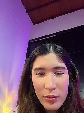 Snapshot of emilyy1_ chatting on 12-18-25, 02:50 emilyy1 online show from 12-18-25, 02:50