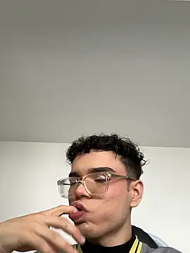 Snapshot of Matthew_Foxx_ chatting on 10-30-25, 06:30 Matthew Foxx  online show from 10-30-25, 06:30