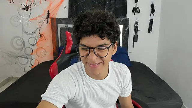 Maximiliano Khalil online show from 10-28-25, 07:38