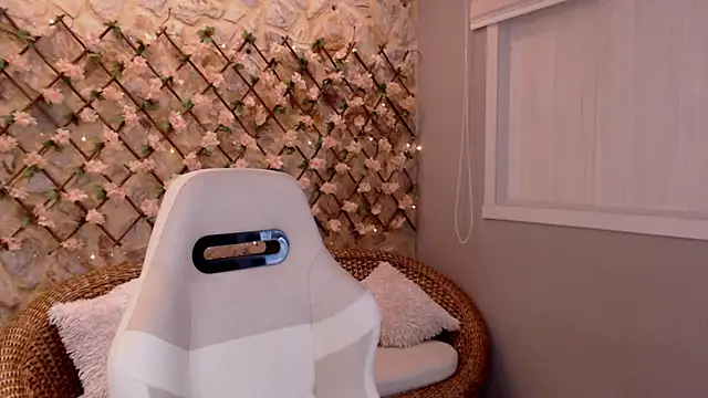 DakotaRussell  online show from 01-11-26, 02:44