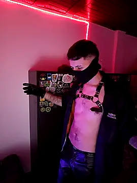 Snapshot of Aron_Jones_ chatting on 11-01-25, 02:02 Aron Jones online show from 11-01-25, 02:02