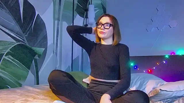 R I N A online show from 11-08-25, 01:06