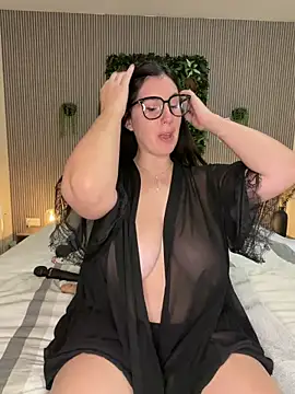 MysteryGirl   online show from 11-20-25, 09:09