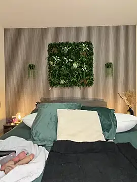 MysteryGirl   online show from 03-31-26, 07:09