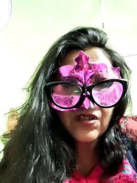 LOVE  RANI online show from 12-21-25, 07:10