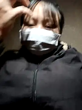 yoyo-mi online show from 11-28-25, 01:52