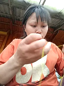 Snapshot of yoyo-mi chatting on 05-08-26, 12:16 yoyo-mi online show from 05-08-26, 12:16