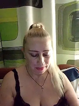 Esenia505 online show from 12-20-25, 01:56