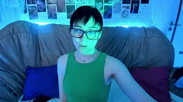 Snapshot of ErickaFetish chatting on 12-03-25, 04:38 ErickaFetish online show from 12-03-25, 04:38