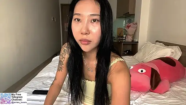 Snapshot of LizParadiz chatting on 10-30-25, 06:48 LizParadiz online show from 10-30-25, 06:48