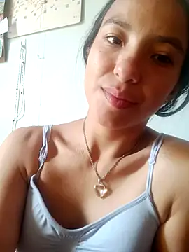 Skay bluee online show from 12-04-25, 07:44