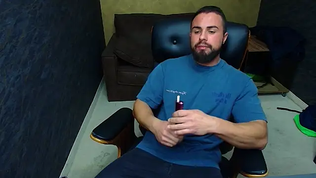 Snapshot of HayesWood chatting on 10-31-25, 06:03 HayesWood online show from 10-31-25, 06:03