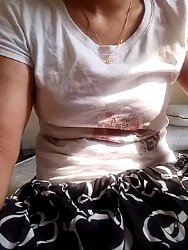 Snapshot of sweetpattu chatting on 11-02-25, 10:06 sweetpattu online show from 11-02-25, 10:06