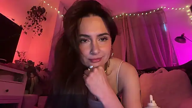 SpicyLunaaa online show from 05-09-26, 01:27