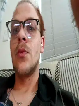 Snapshot of THOMMONSTER5299 chatting on 11-17-25, 11:32 THOMMONSTER5299 online show from 11-17-25, 11:32