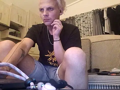 Snapshot of THOMMONSTER5299 chatting on 02-05-26, 01:21 THOMMONSTER5299 online show from 02-05-26, 01:21