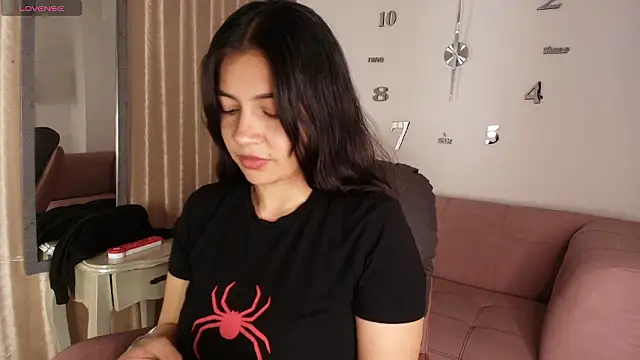 KamyGlam online show from 02-10-26, 08:02