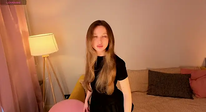 Snapshot of eirakilian chatting on 11-05-25, 08:25 eirakilian online show from 11-05-25, 08:25