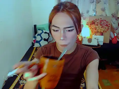 EXOTICGEORGINA online show from 12-15-25, 09:30