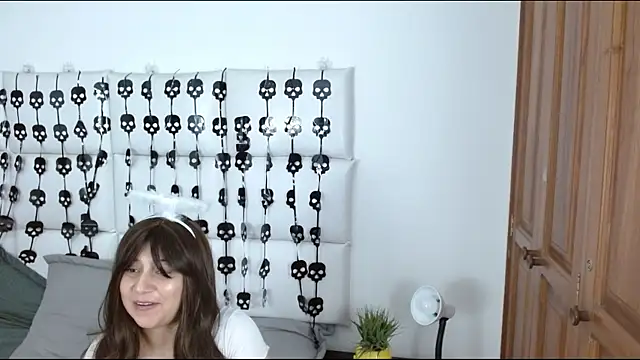 Caroline belle online show from 11-01-25, 03:41