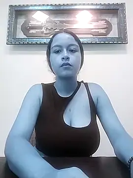 Snapshot of gygyfox chatting on 11-18-25, 07:29 gygyfox online show from 11-18-25, 07:29