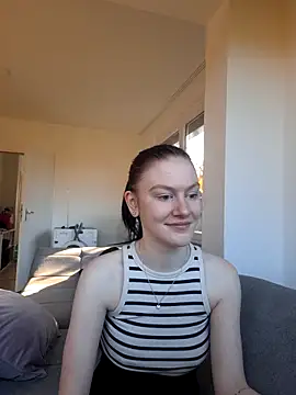 Snapshot of SweetAlice19 chatting on 11-07-25, 11:54 SweetAlice19 online show from 11-07-25, 11:54