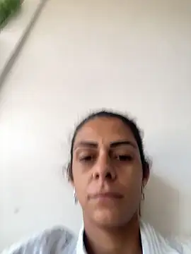 Snapshot of sabrinaneves chatting on 04-18-26, 01:26 sabrinaneves online show from 04-18-26, 01:26