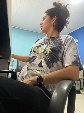 Snapshot of sabrinaneves chatting on 07-06-26, 03:03 sabrinaneves online show from 07-06-26, 03:03