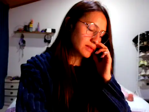 KendallTwisTx online show from 11-29-25, 04:04