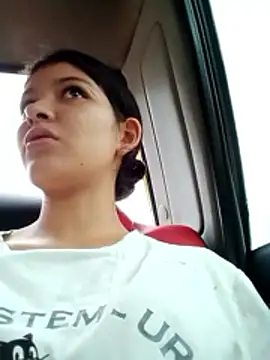 Snapshot of Soymaia chatting on 12-02-25, 12:43 Soymaia online show from 12-02-25, 12:43