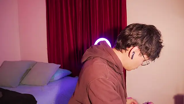 estmonnn online show from 04-07-26, 12:33