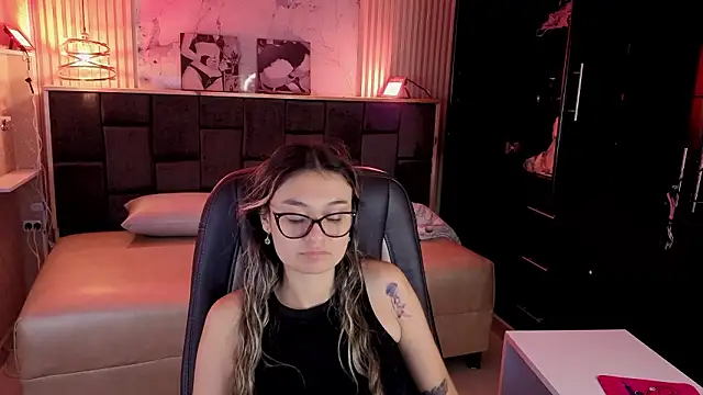 Im-Lola online show from 02-27-26, 08:42