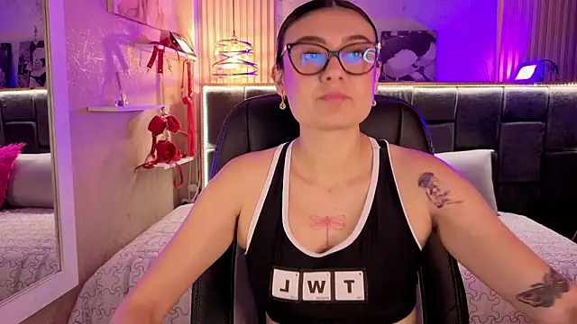 Im-Lola online show from 03-17-26, 08:56