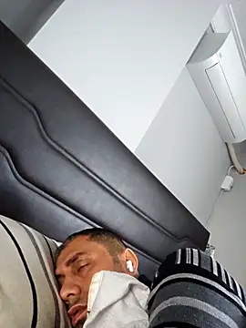 Snapshot of erdal7 chatting on 10-29-25, 07:32 erdal7 online show from 10-29-25, 07:32