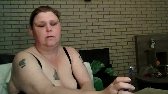 Sylviastar46 online show from 04-10-26, 08:13