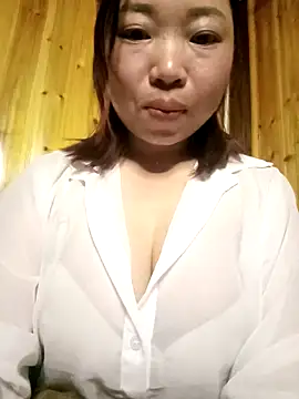 julybe online show from 02-15-26, 03:31