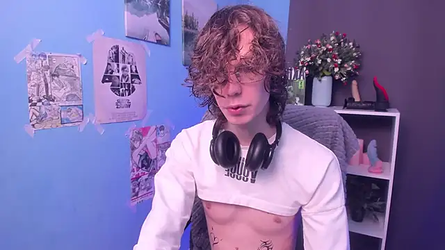 Snapshot of LeoBensyten chatting on 02-14-26, 06:26 LeoBensyten online show from 02-14-26, 06:26