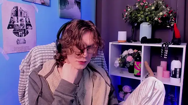 Snapshot of LeoBensyten chatting on 03-05-26, 02:13 LeoBensyten online show from 03-05-26, 02:13