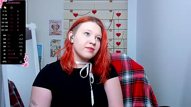 Snapshot of FoxPlayXX chatting on 02-09-26, 09:19 FoxPlayXX online show from 02-09-26, 09:19