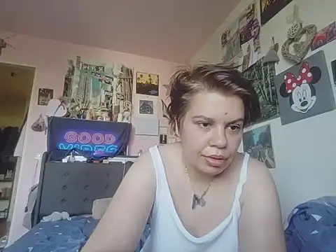 Carolineisback online show from 06-19-26, 08:29