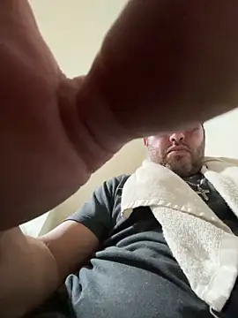 ezrah23 online show from 04-17-26, 07:33