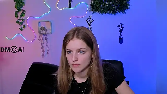 lisa dark  online show from 07-30-26, 09:19